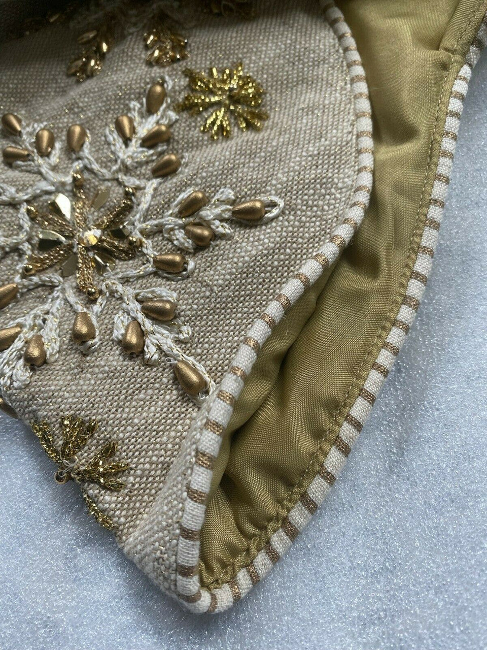 Embrace Holiday Magic with CYNTHIA ROWLEY 25" x 83" Embroidered Wreath Motif Mantel Scarf - Handcrafted Elegance for Christmas and Winter Decor!