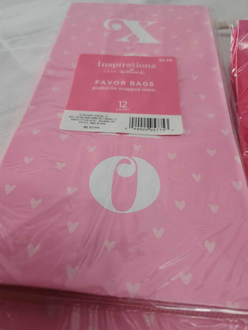 Hallmark Inspirations  Valentines Day Treat Bags  84 count  3.5 x 5.5 x 10.5