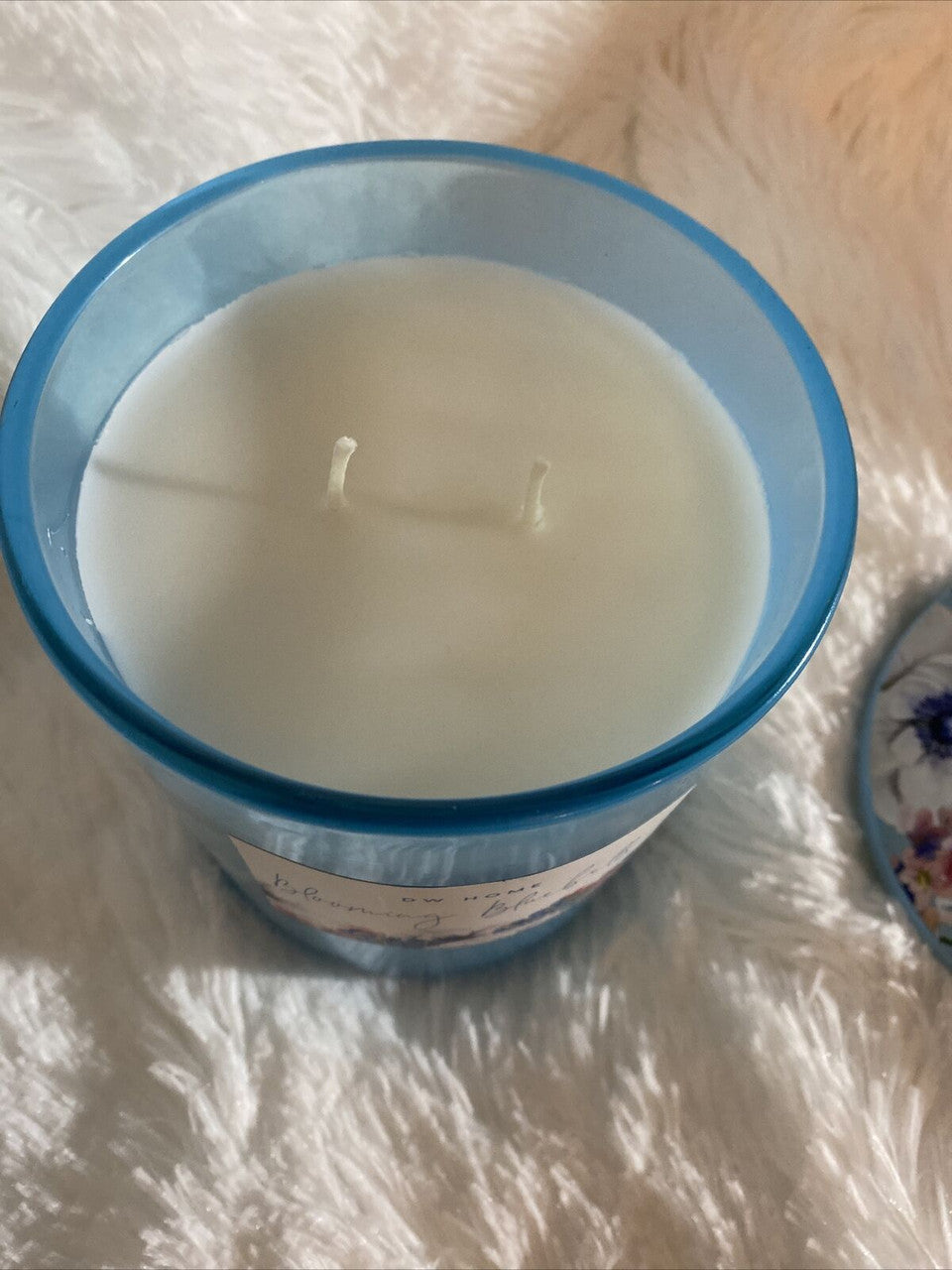 DW 26.3 Oz Candle Easter BLOOMING BLUBELLS Richly Scented