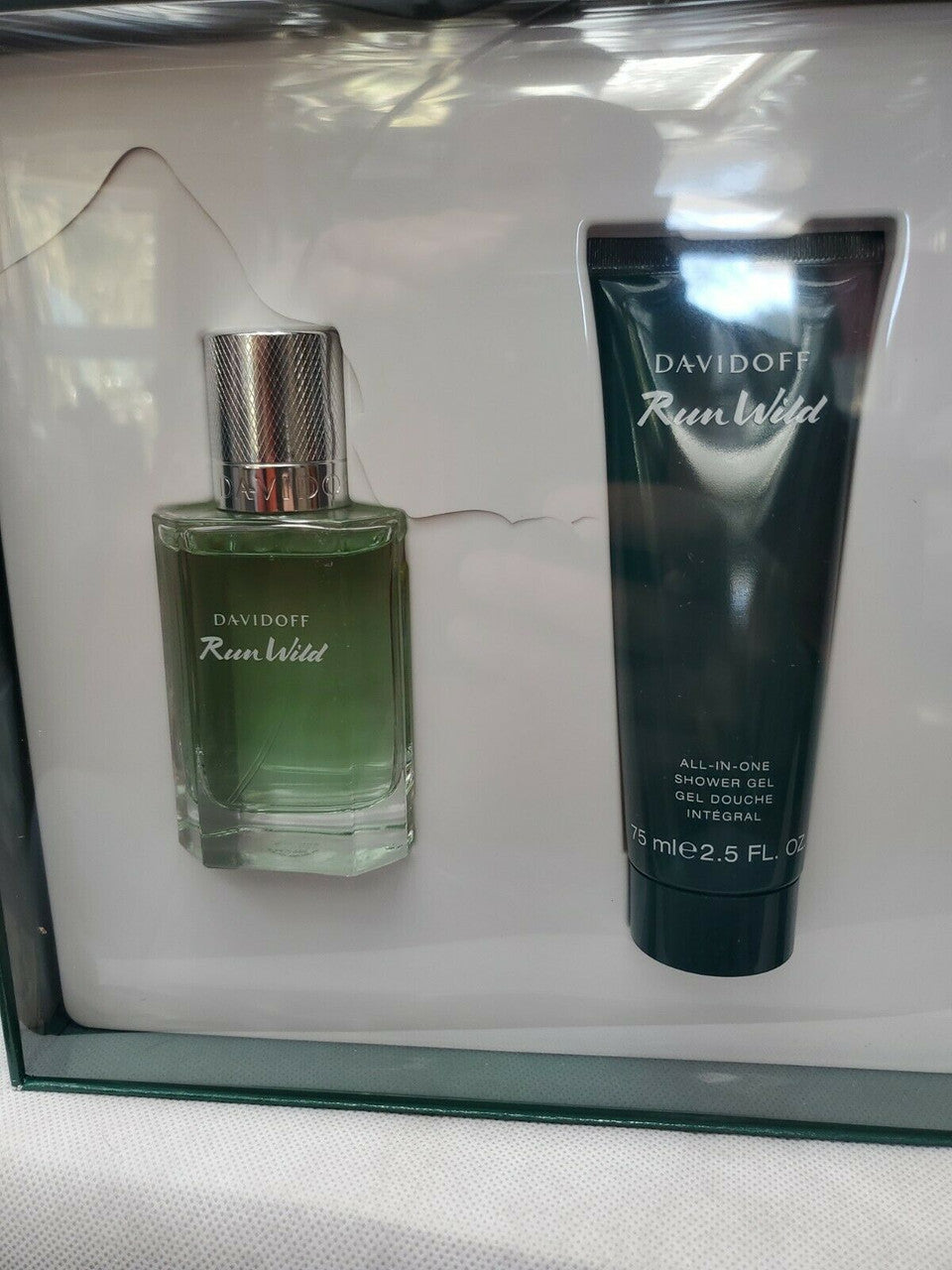 Davidoff Run Wild men’s 2-piece gift set with EDT and shower gel – green packaging with cracked outer sleeve