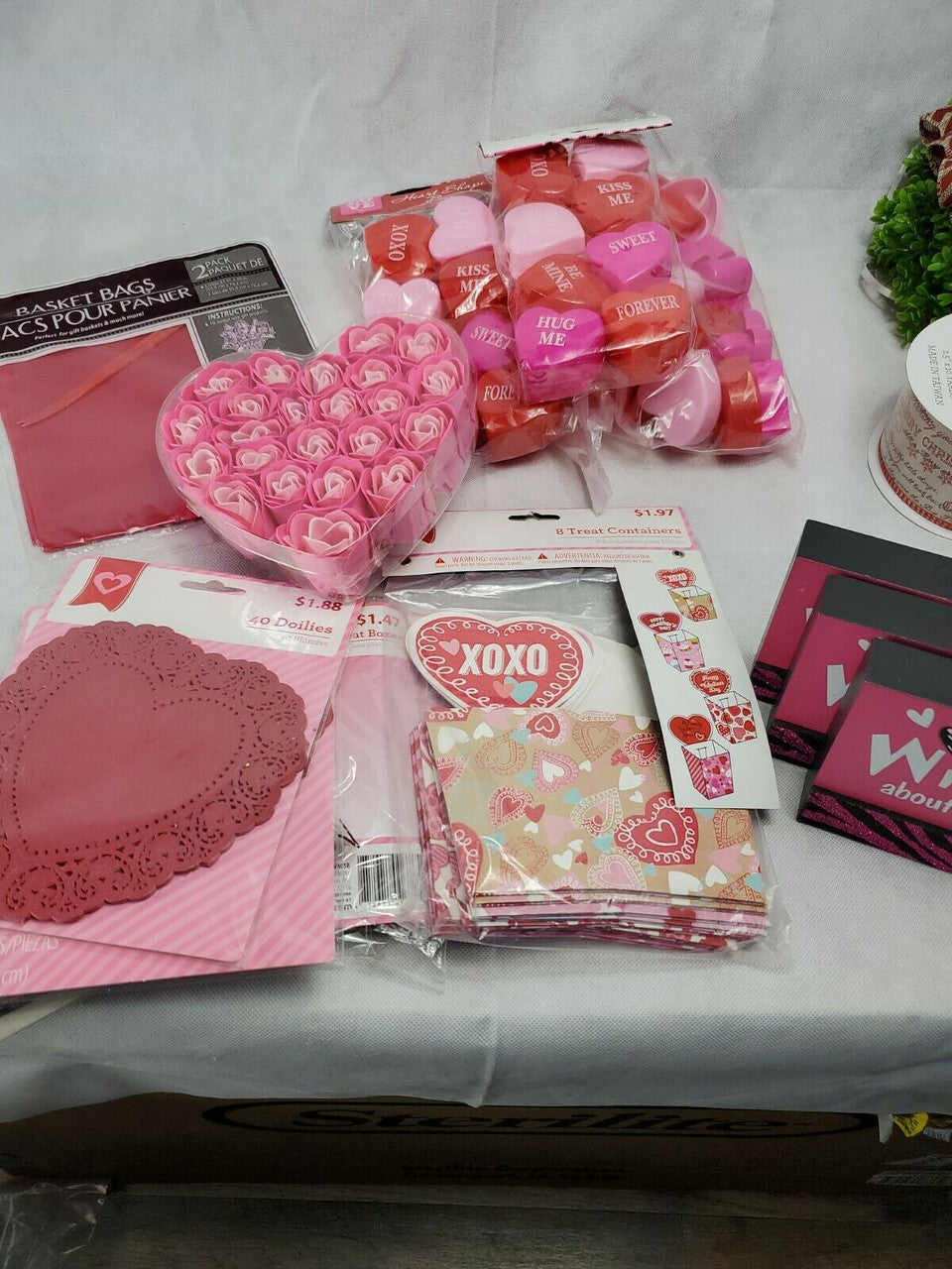 VALENTINE'S MIXED Lot of 14 ITEMS  Valentines Holiday GIFT DECORATIONS