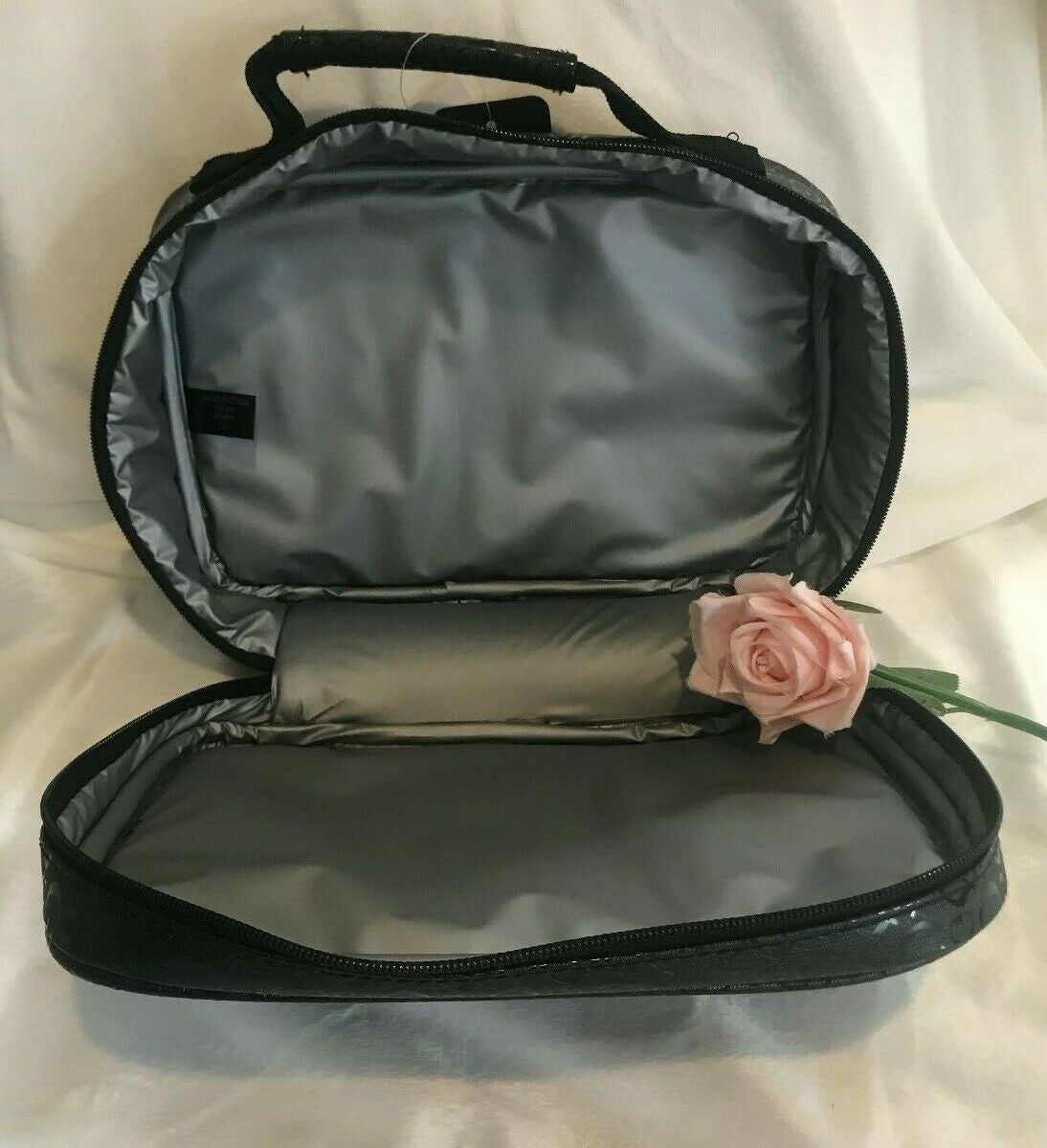 Guess Tote / Handbag Ladies Junction Travel Lunchbox Black/Glossy