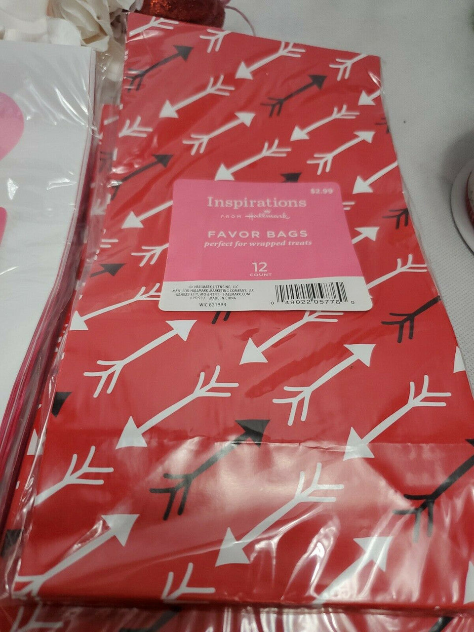 Hallmark Inspirations  Valentines Day Treat Bags  84 count  3.5 x 5.5 x 10.5