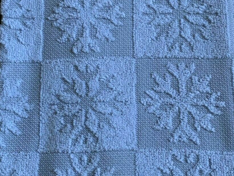 Ladinne Set of 2 Kitchen Terry Towels Gray White Snowflakes Fringe 20" x 30"