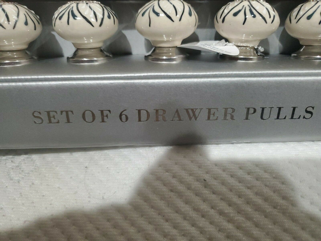 CASA DECOR Home Design CERAMIC Drawer Knobs / Pulls Set of  6