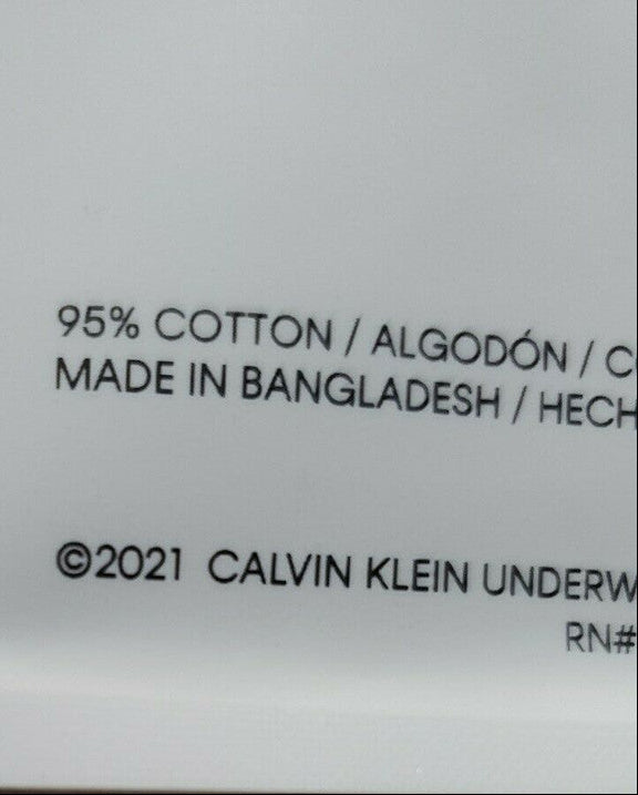 Calvin Klein Boy's Boxer Briefs Underwear 2 pack boxer brief  size S (6-7)