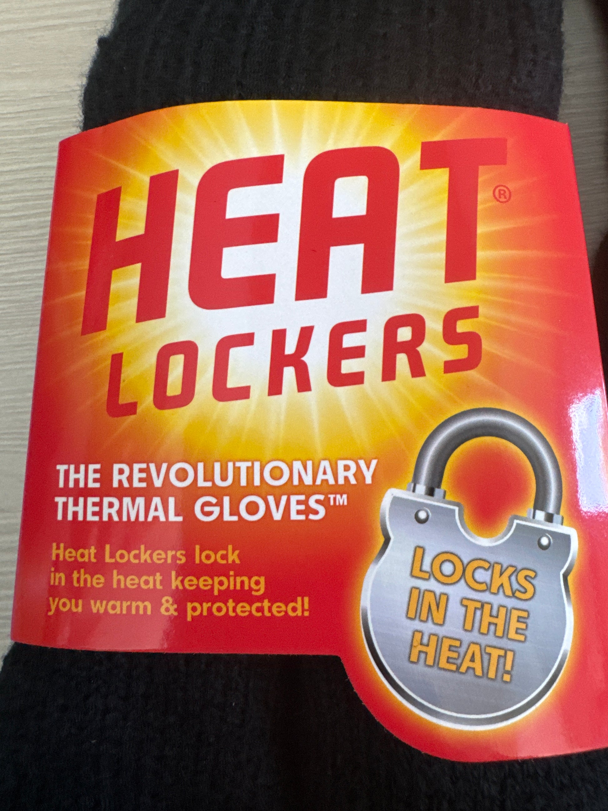 Men’s Heat Lockers thermal gloves in black, set of two pairs with red and yellow packaging, designed for extreme winter warmth
