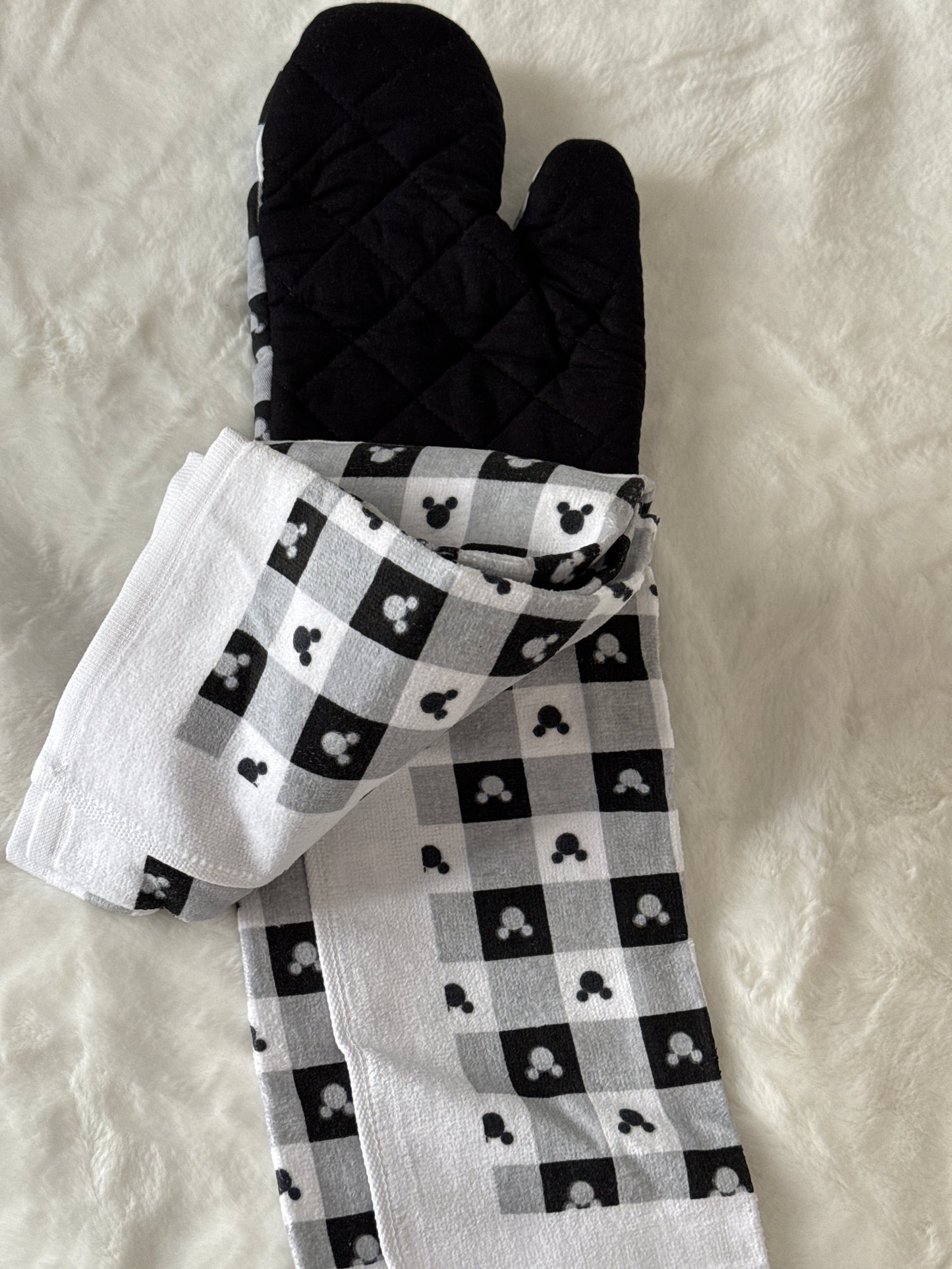 3-Piece Kitchen Set | Oven Mitt & 2 Kitchen Towels | 100% Cotton, Disney-Themed, Durable & Soft