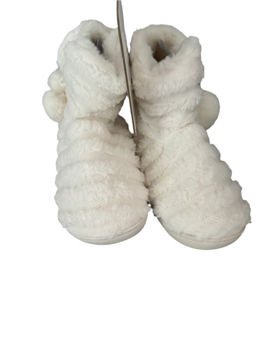 White plush bootie slippers with pom-poms in women’s XL (fits 9.5–10.5)