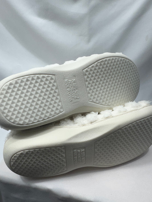 Aerosoles X-Large 9 1/2 - 10 1/2 white sherpa boots