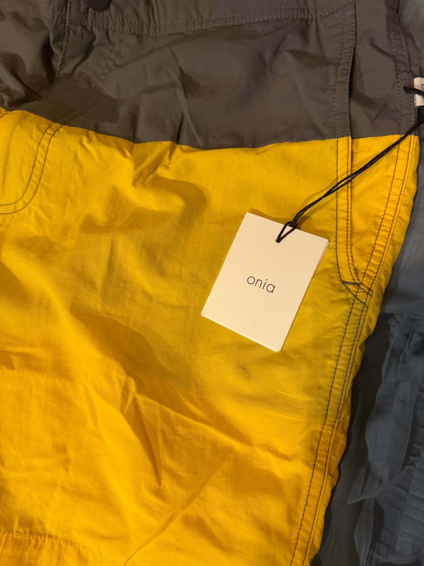 Onia Men’s Calder 7.5” Color Block Swim Trunks Daffodil Yellow Gray Size XL NWT
