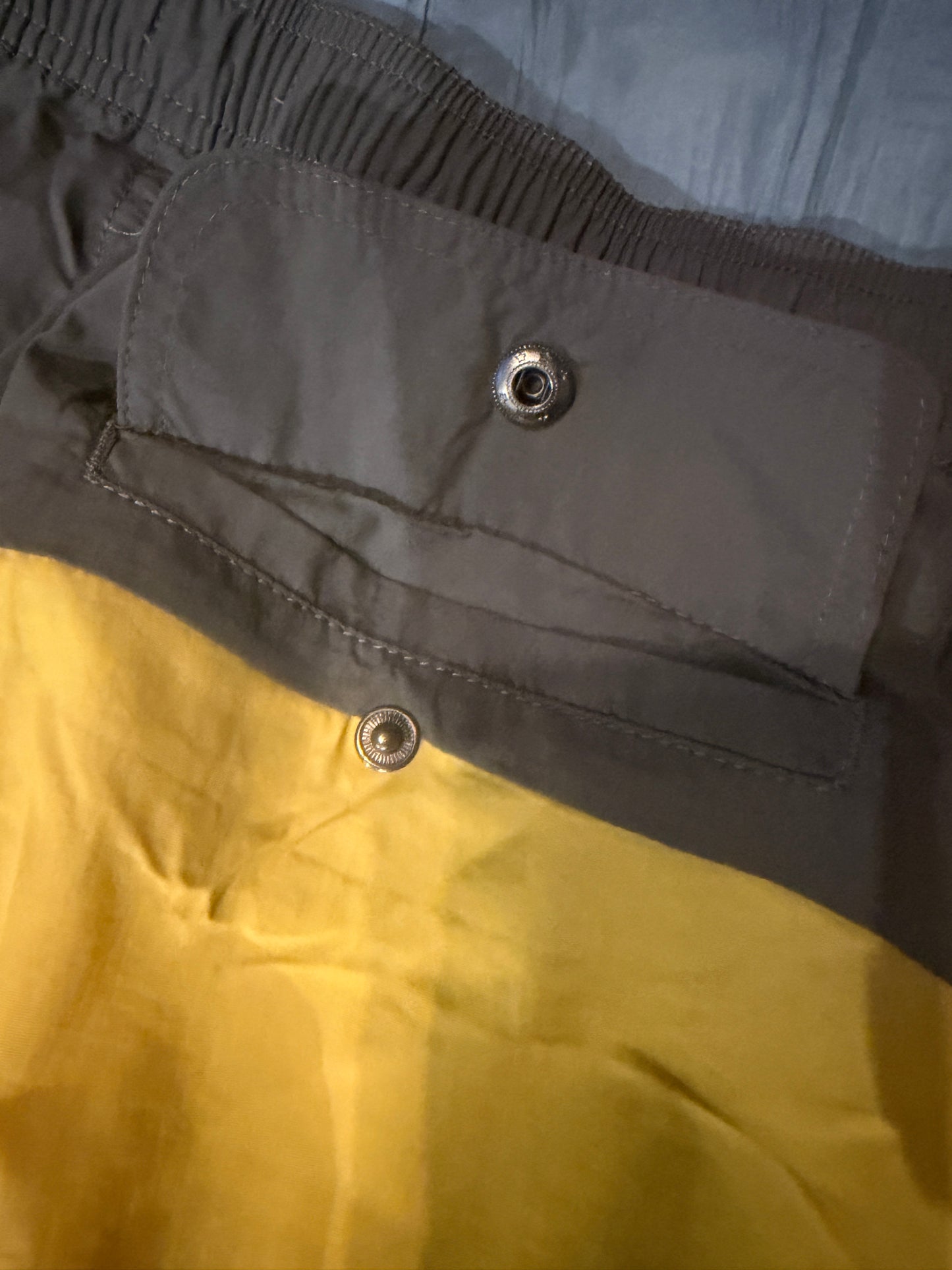 Onia Men’s Calder 7.5” Color Block Swim Trunks Daffodil Yellow Gray Size XL NWT