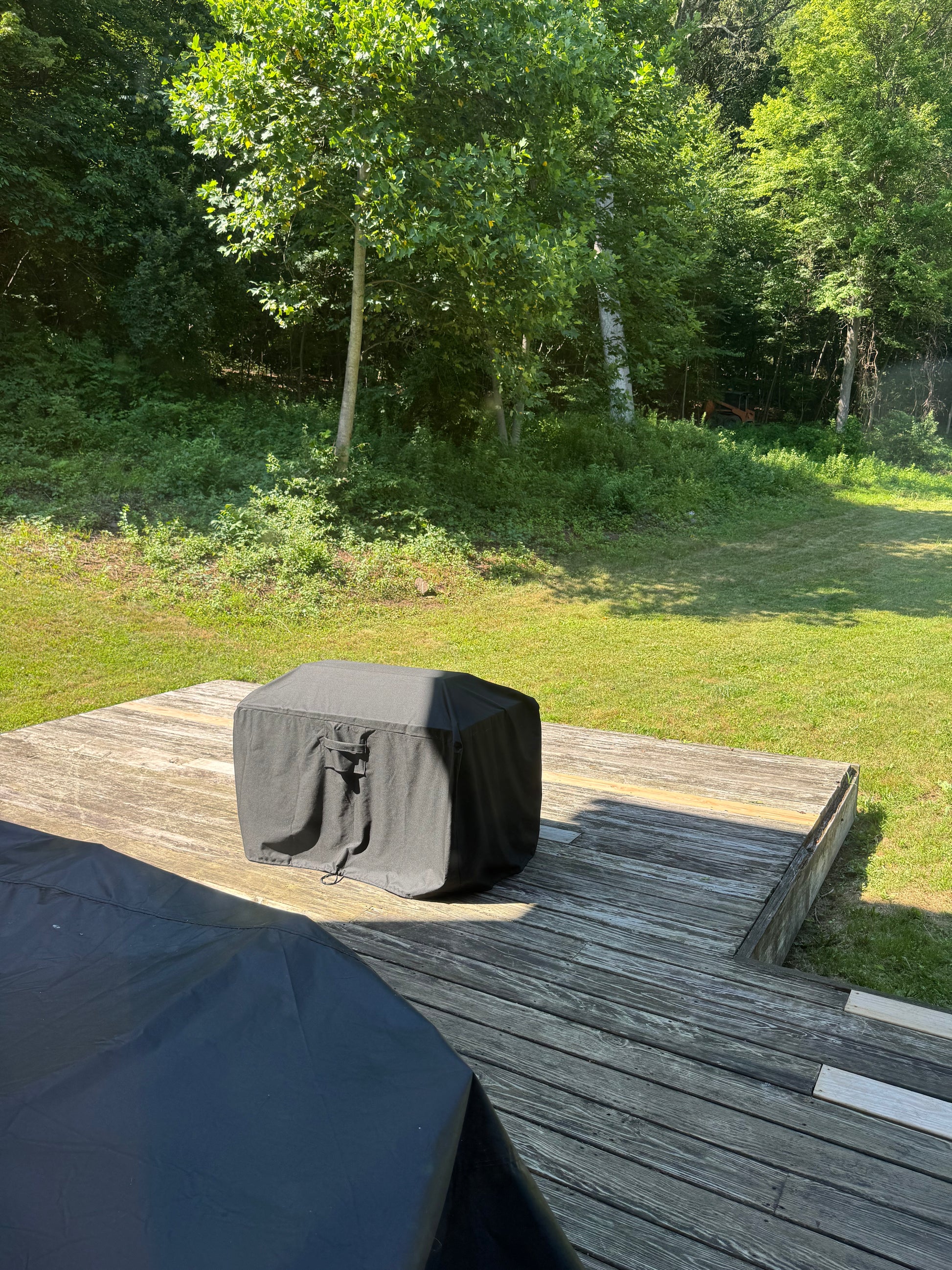 Quiet Cozy Stay Spacious Home Near Beach & Shops – large 4-bedroom vacation rental in Hamden, CT 06514 perfect for families and groups, private setting near shoreline and stores