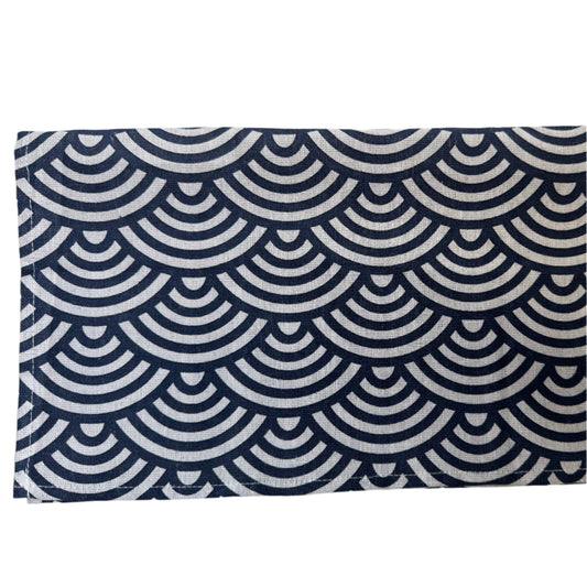 Monarch Linens Japanese style navy blue and white shell pattern cloth napkins, set of four 16 x 16 inch reusable fabric napkins for dining tables