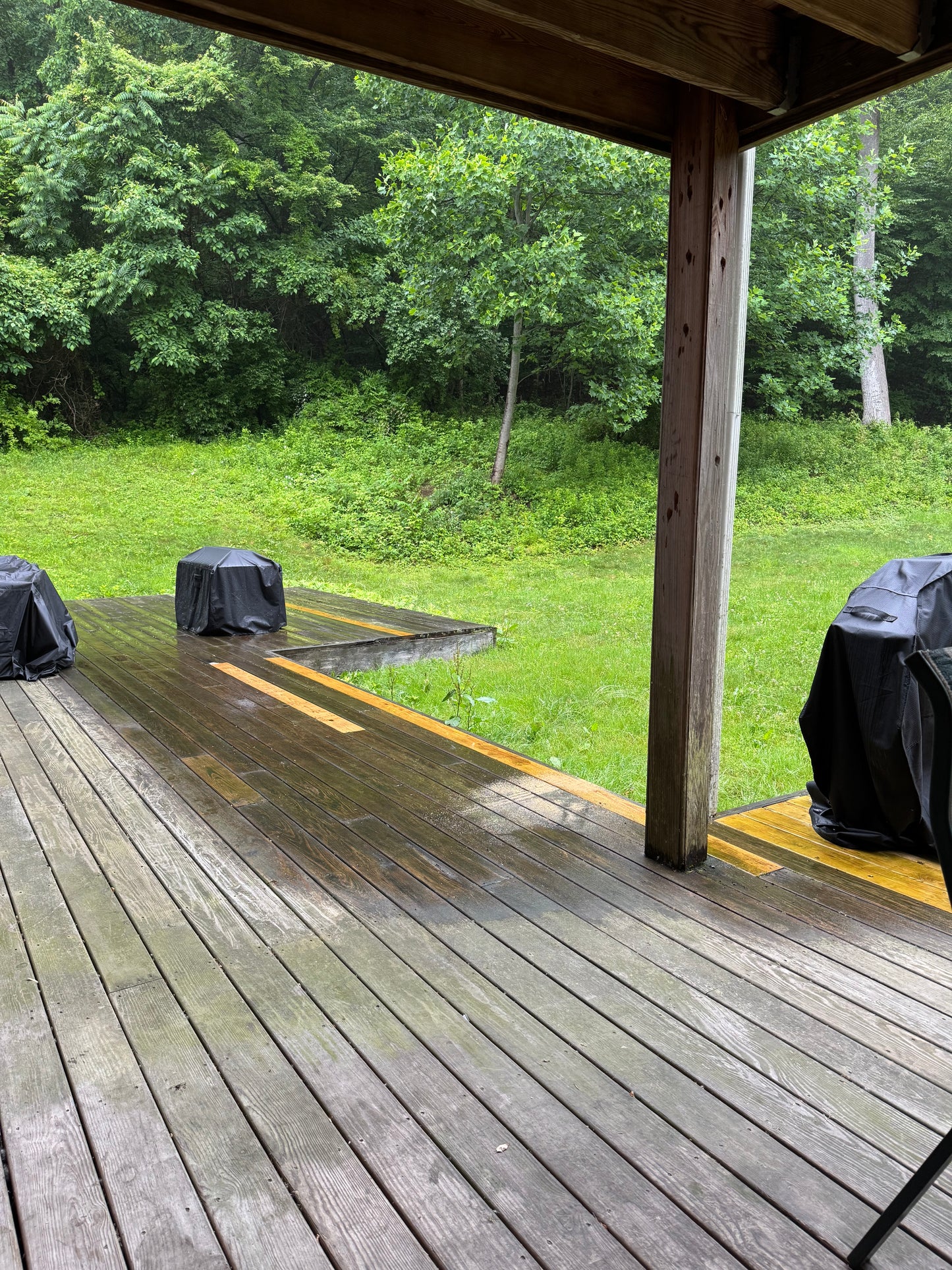 Quiet Cozy Stay Spacious Home Near Beach & Shops – large 4-bedroom vacation rental in Hamden, CT 06514 perfect for families and groups, private setting near shoreline and stores